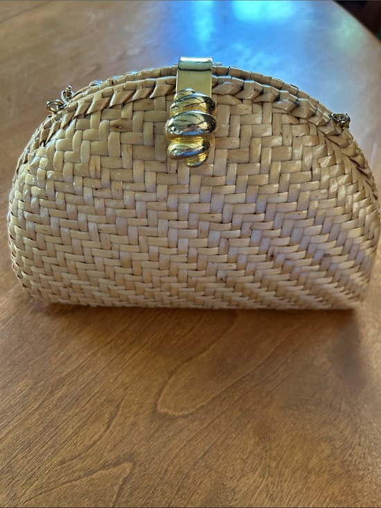 Vanessa Handbags - Vanessa Woven Straw Clutch Bag with Gold Accent - Natural